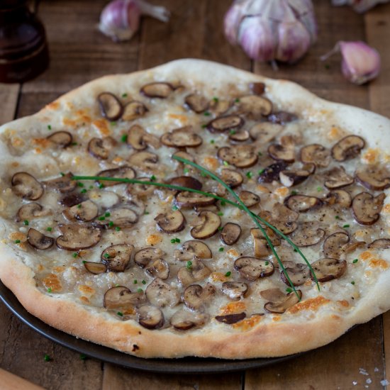 Garlic Mushroom Pizza Bianca