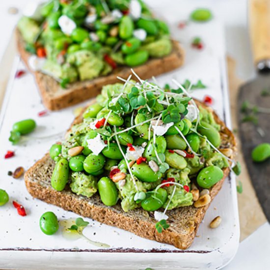 HIGH-PROTEIN VEGAN AVOCADO TOAST