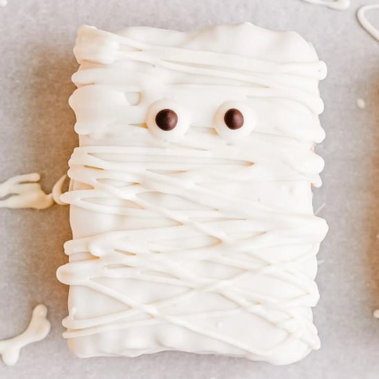 Halloween Mummy Rice Krispies Treat