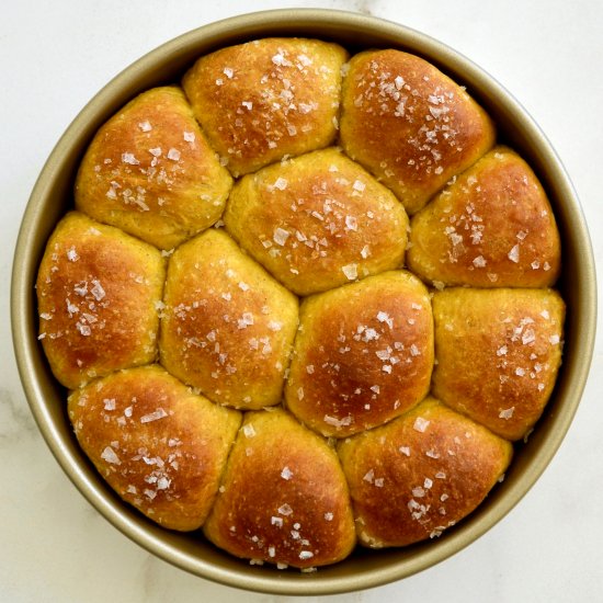 Easy Pumpkin Dinner Rolls