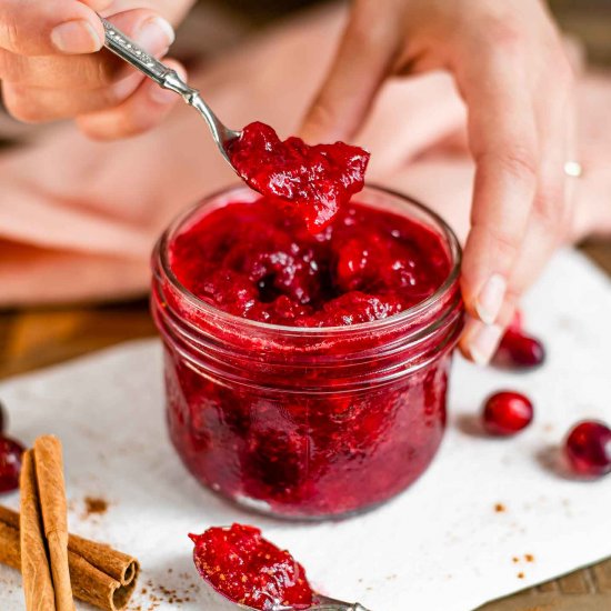 15 Min Holiday Cranberry Sauce