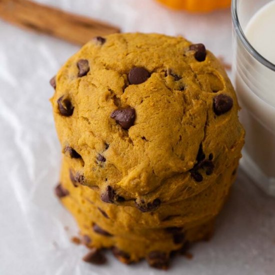 Crumbl pumpkin chocolate chip cooki