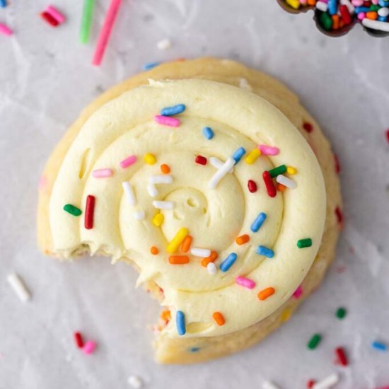 Crumbl birthday cake cookies