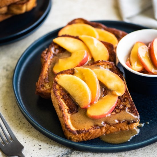 French Toast w/ Caramelized Apples