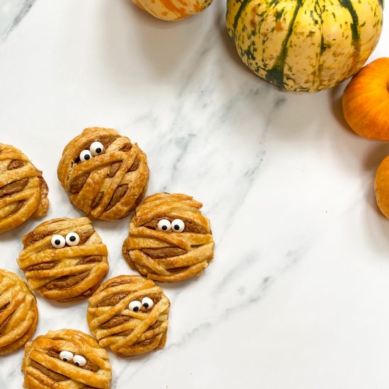 Mummy Biscoff Hand Pies