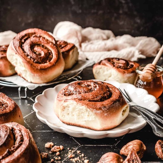 FIG WALNUT MORNING ROLLS