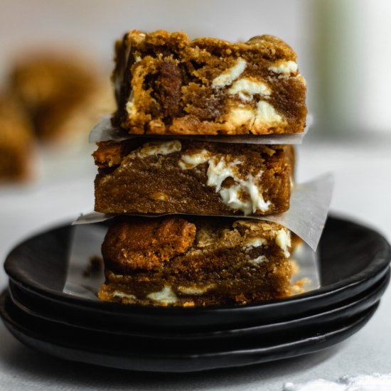 Biscoff & White Chocolate Blondies