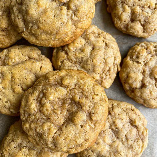 Soft & Chewy Oatmeal Cookies