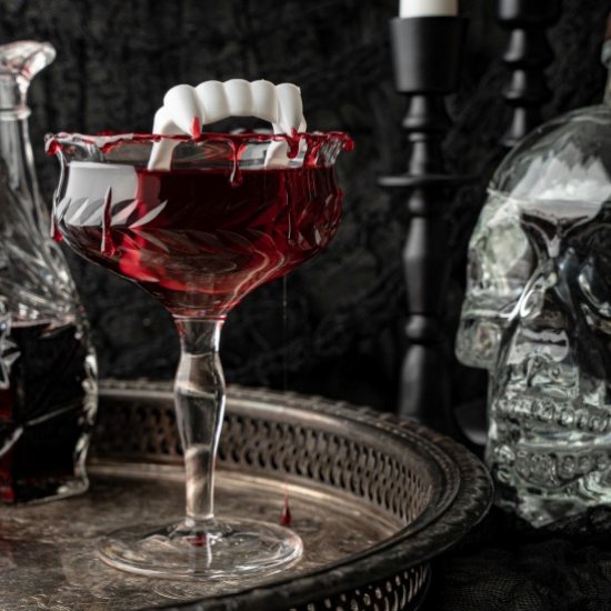 Dracula’s Kiss Halloween Cocktail