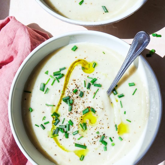 Crockpot Cauliflower Gruyere Soup