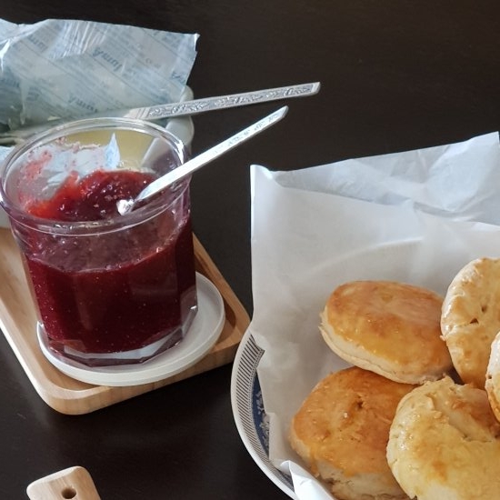 HOMEMADE STRAWBERRY JAM