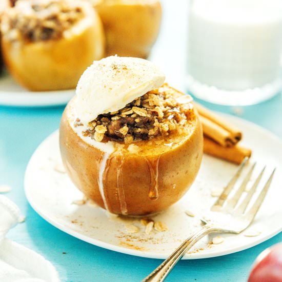 Slow Cooker Stuffed Apples