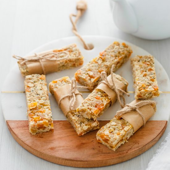 Apricot Tahini No Bake Granola Bars