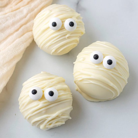 Mummy Oreo Balls