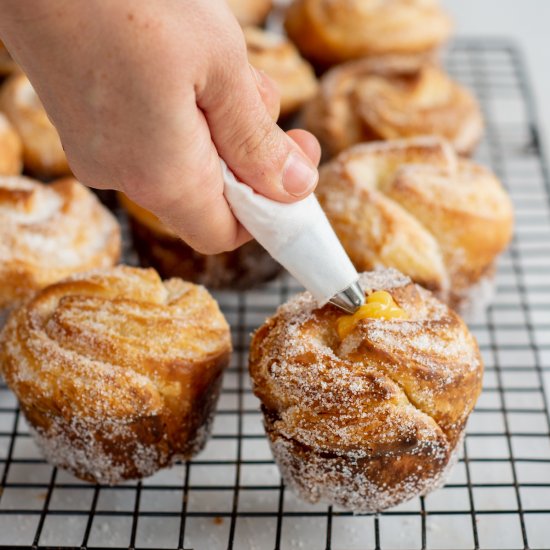 Sourdough Cruffins with Lemon Curd