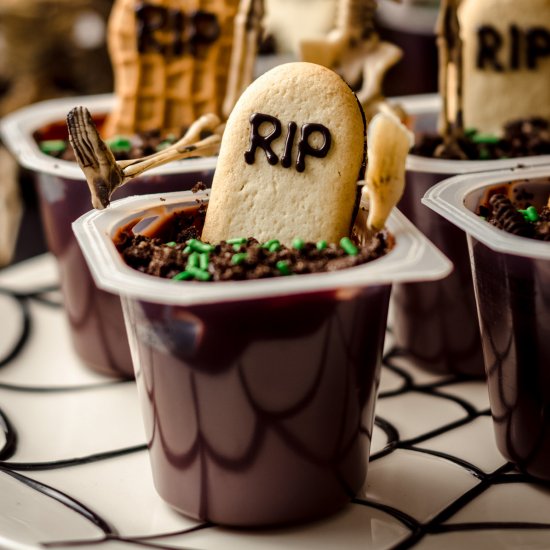 graveyard pudding cups