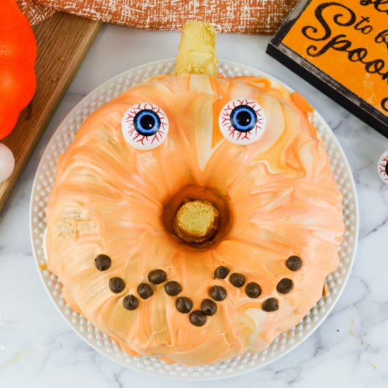 Halloween Jack-o-Lantern Bundt Cake