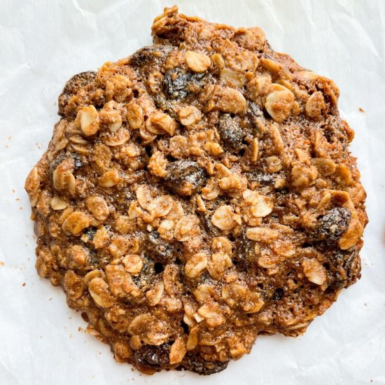 Vegan Oatmeal Raisin Cookies