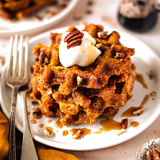 VEGAN PUMPKIN WAFFLES