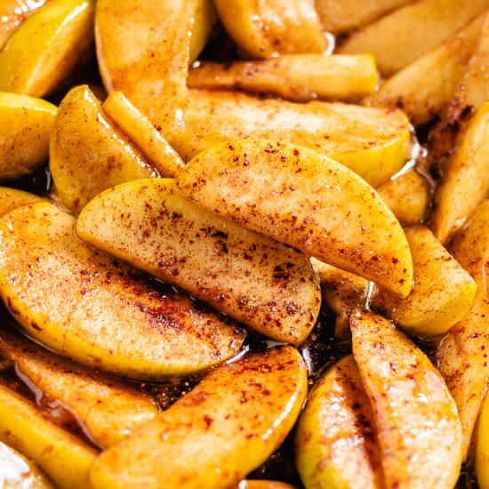 FRIED APPLES WITH CINNAMON