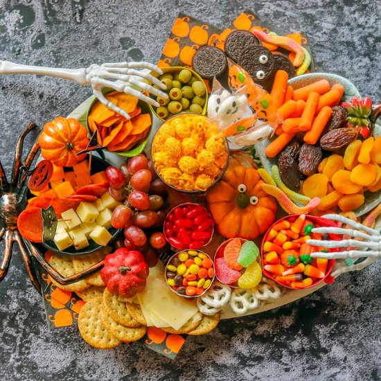 Easy Halloween Charcuterie Board