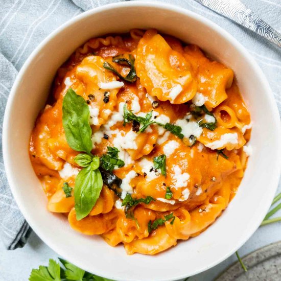 One pot creamy tomato sauce pasta