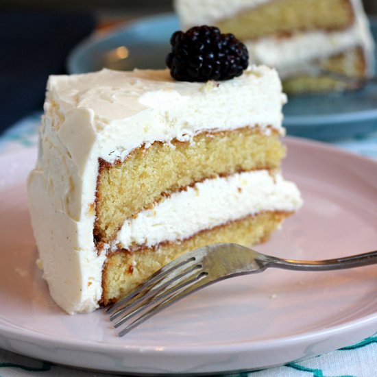 Almond cake with Italian meringue