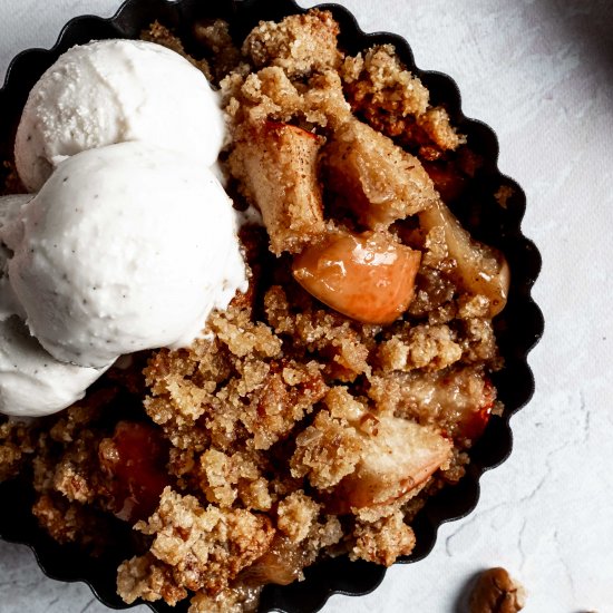 apple crisp with polenta streusel