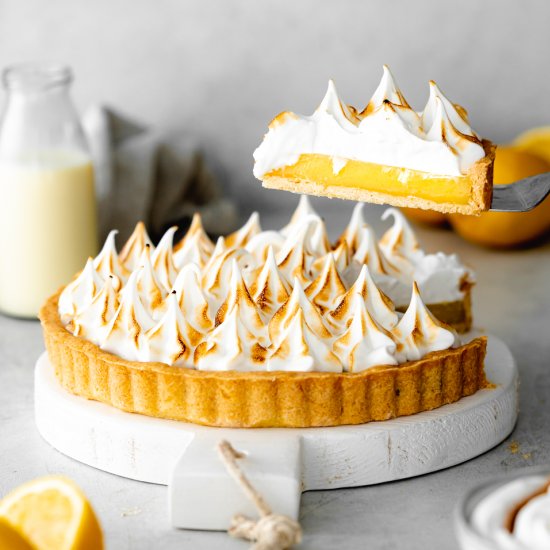 Vegan lemon meringue pie