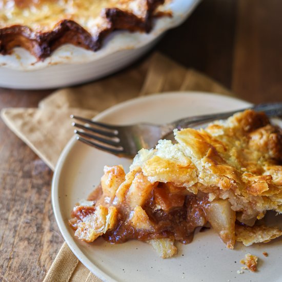 Rosemary Caramel Pear Pie