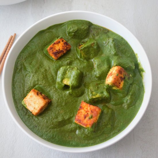 Tofu in spinach gravy