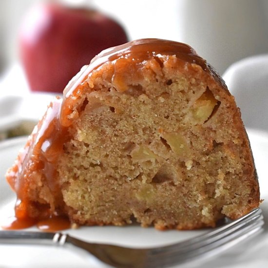 Caramel Apple Cinnamon Bundt Cake