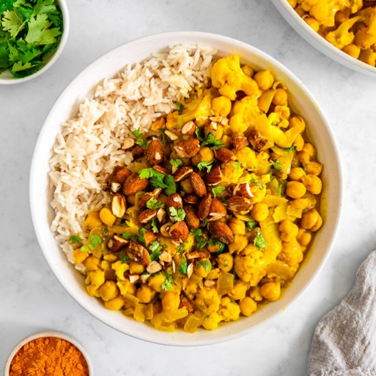 Chickpea Cauliflower Turmeric Curry