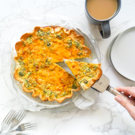 Cheesy Cheddar Broccoli Quiche