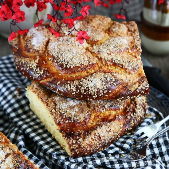 Saffron and Honey Challah with Sesa