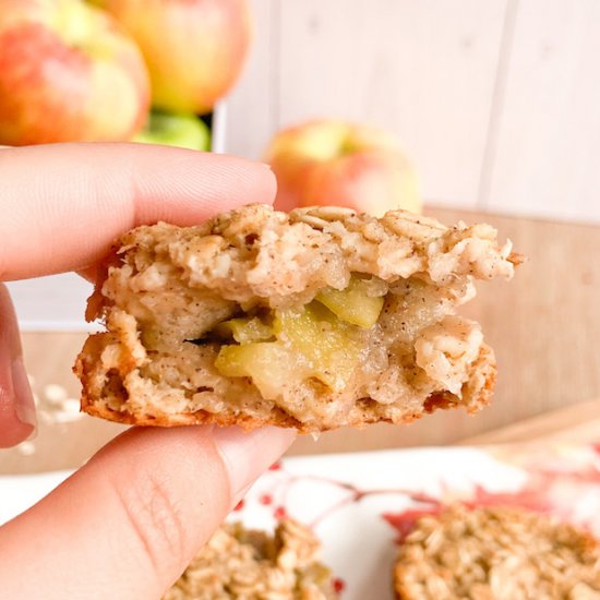 Apple Pie Baked Oatmeal Muffins