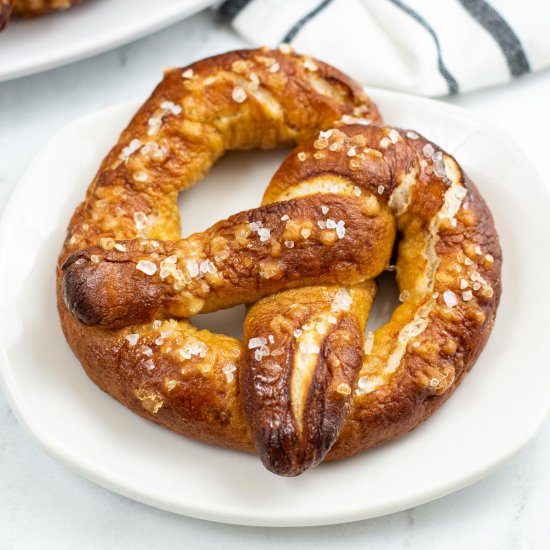 Easy Homemade Soft Pretzels