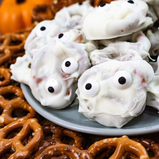 Halloween Mummy Pretzels