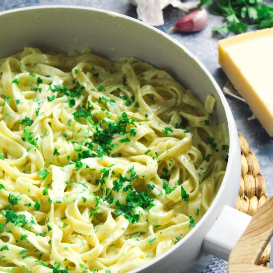 Easy Pasta Alfredo