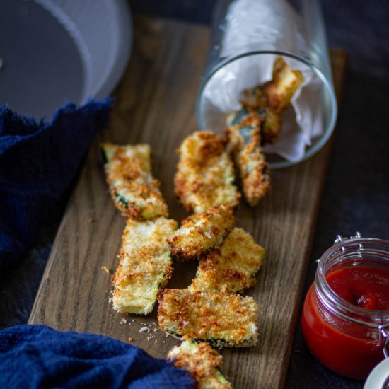 AIR FRYER ZUCCHINI FRIES