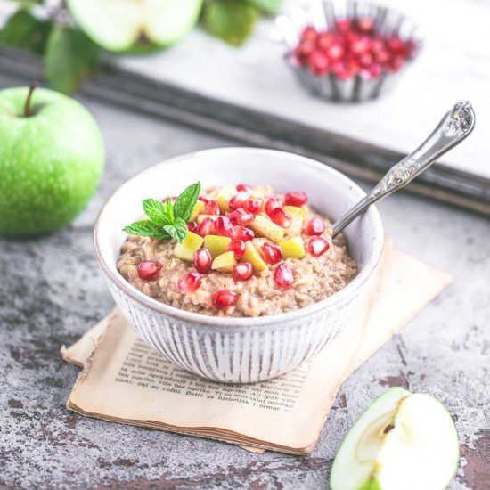 Easy Apple Cinnamon Oatmeal