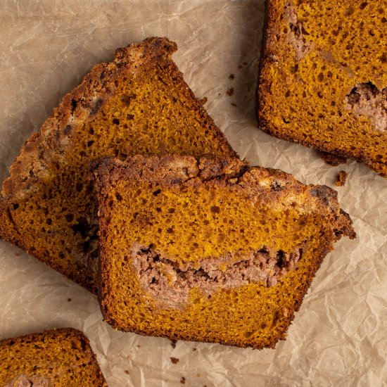 Pumpkin swirl streusel cake