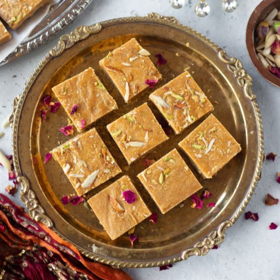 Besan Barfi (Besan ki Chakki)