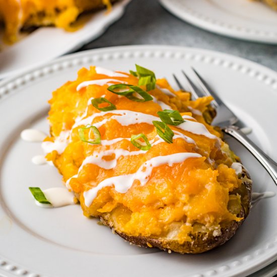 BUFFALO CHICKEN STUFFED POTATOES