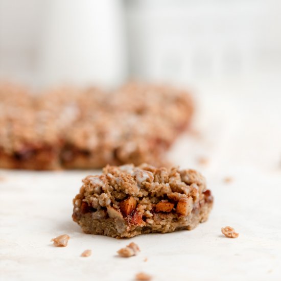 Healthy Apple Pie Bars