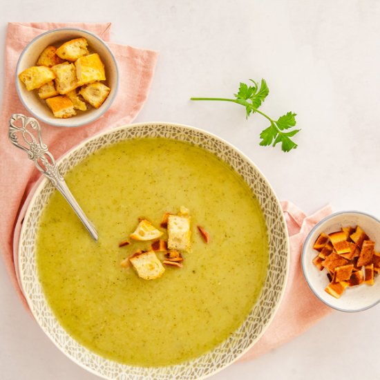 Creamy Vegan Broccoli Soup Recipe