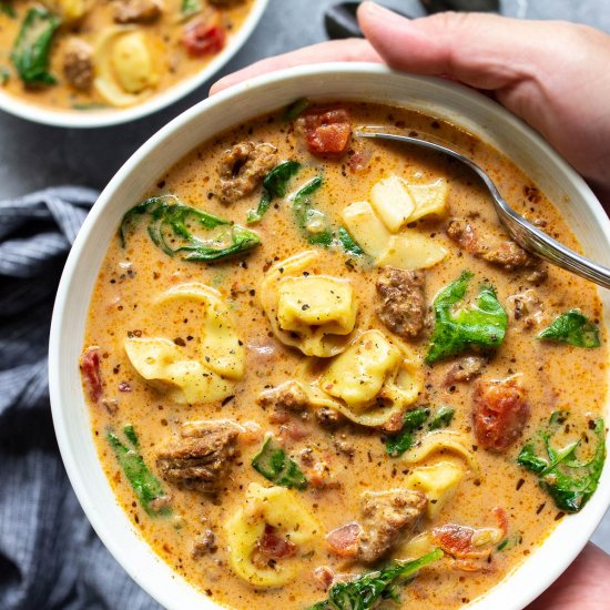 Slow Cooker Creamy Tortellini Soup