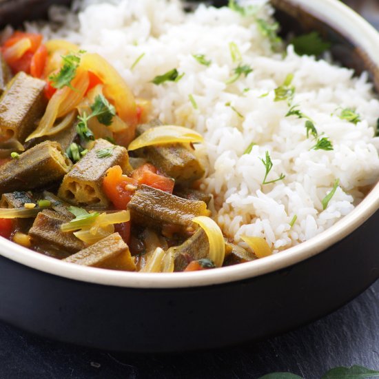 Okra in Tamarind Gravy