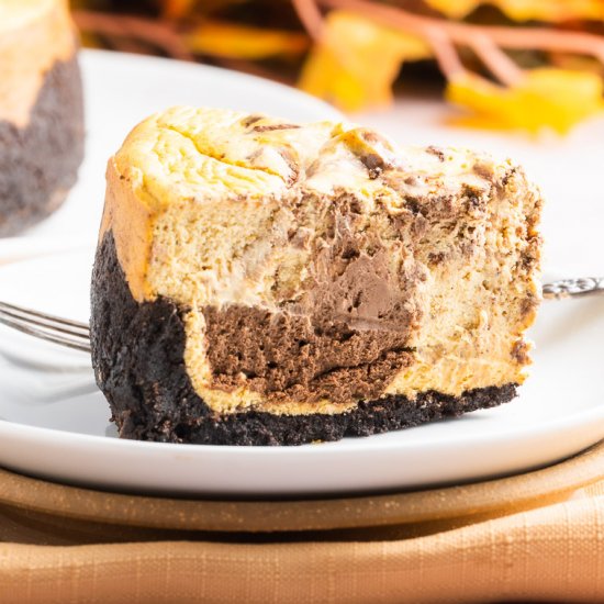 Keto Pumpkin Chocolate Cheesecake