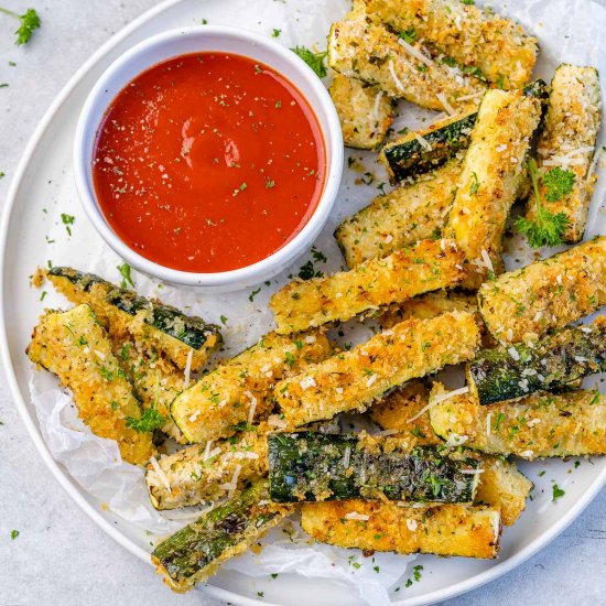 AIR FRYER PARMESAN ZUCCHINI FRIES